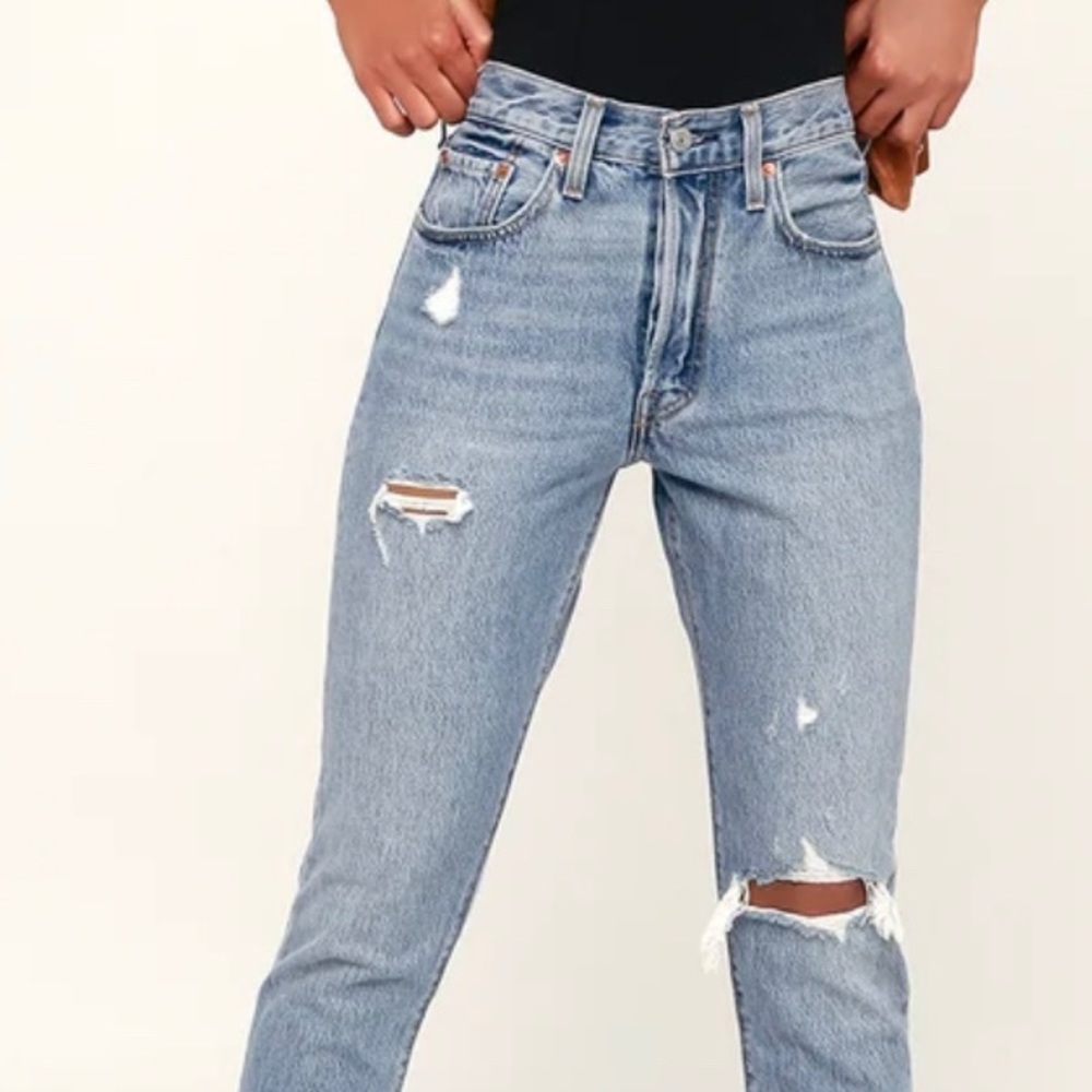BRAND NEWS LEVIS JEANS